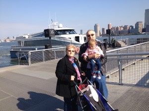 Ada took Titi and Nini on the ferry across the river to Rockefeller park where we feed ducks and play on the swings. 